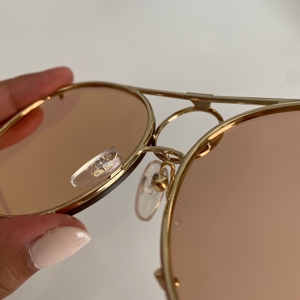 Chloe CE145S Vicky Aviator Frame
Gold Sunglasses interchangeable lenses - Picture 6 of 9